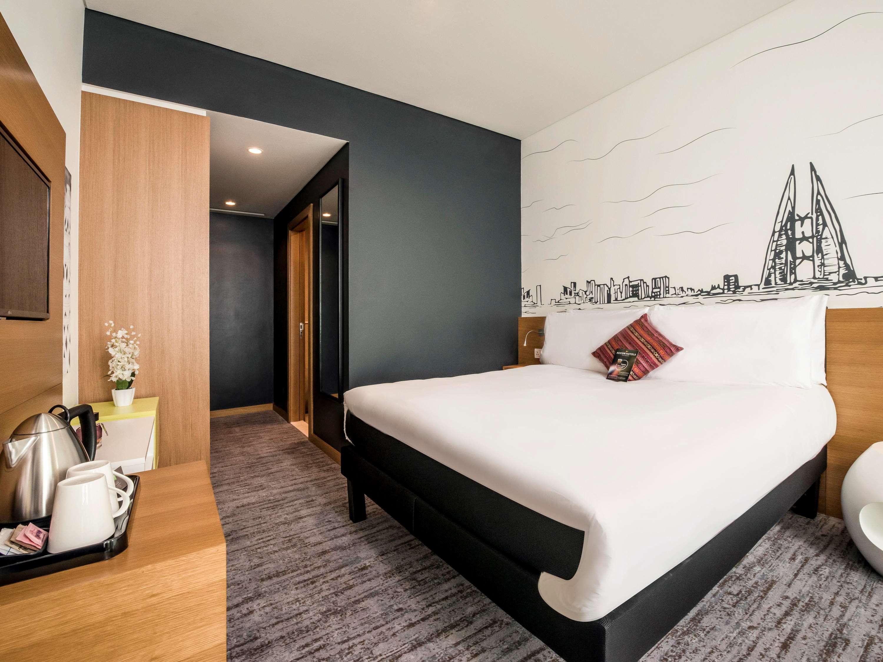 Hotel Ibis Styles Manama Diplomatic Area Extérieur photo