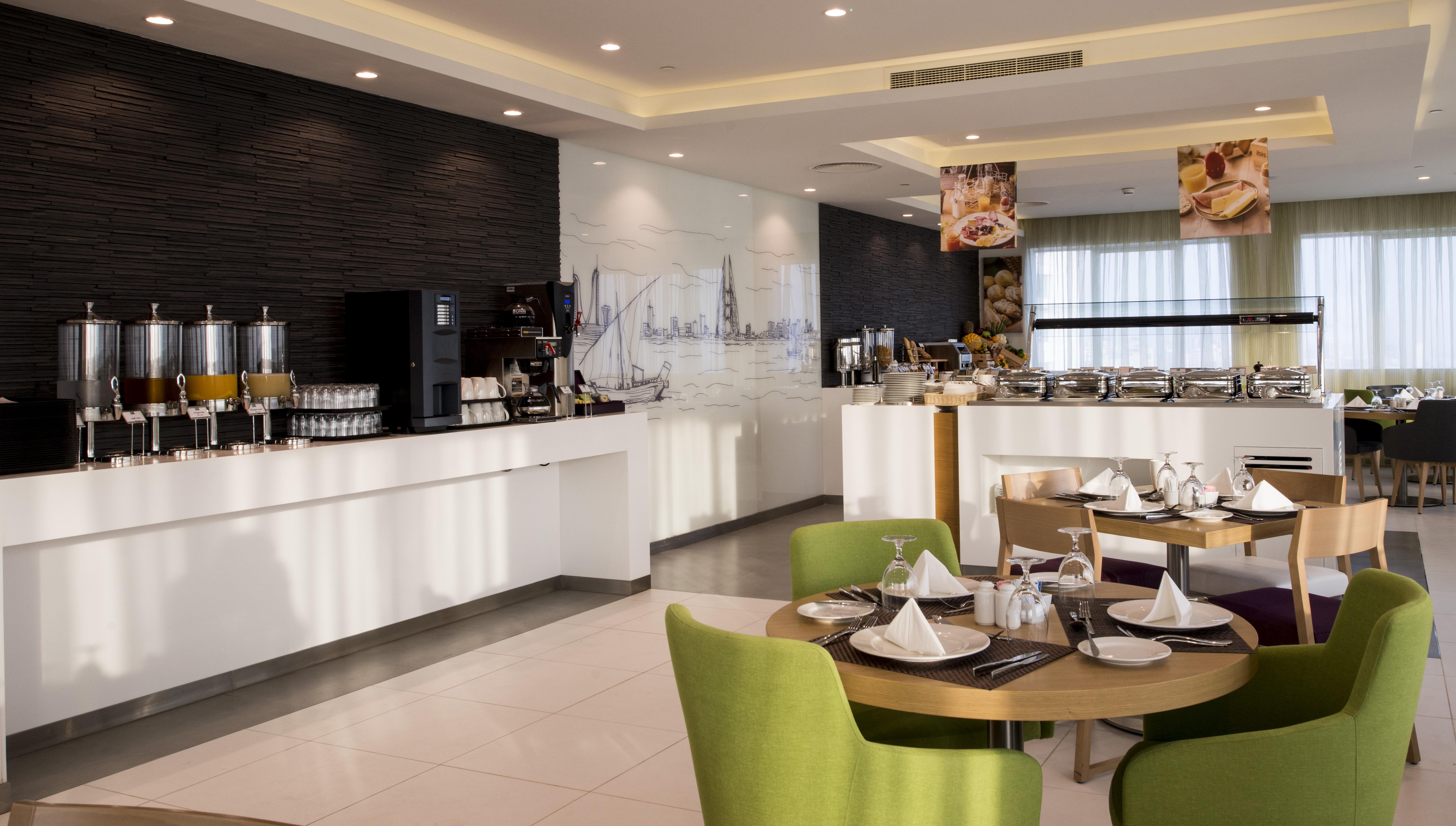 Hotel Ibis Styles Manama Diplomatic Area Extérieur photo