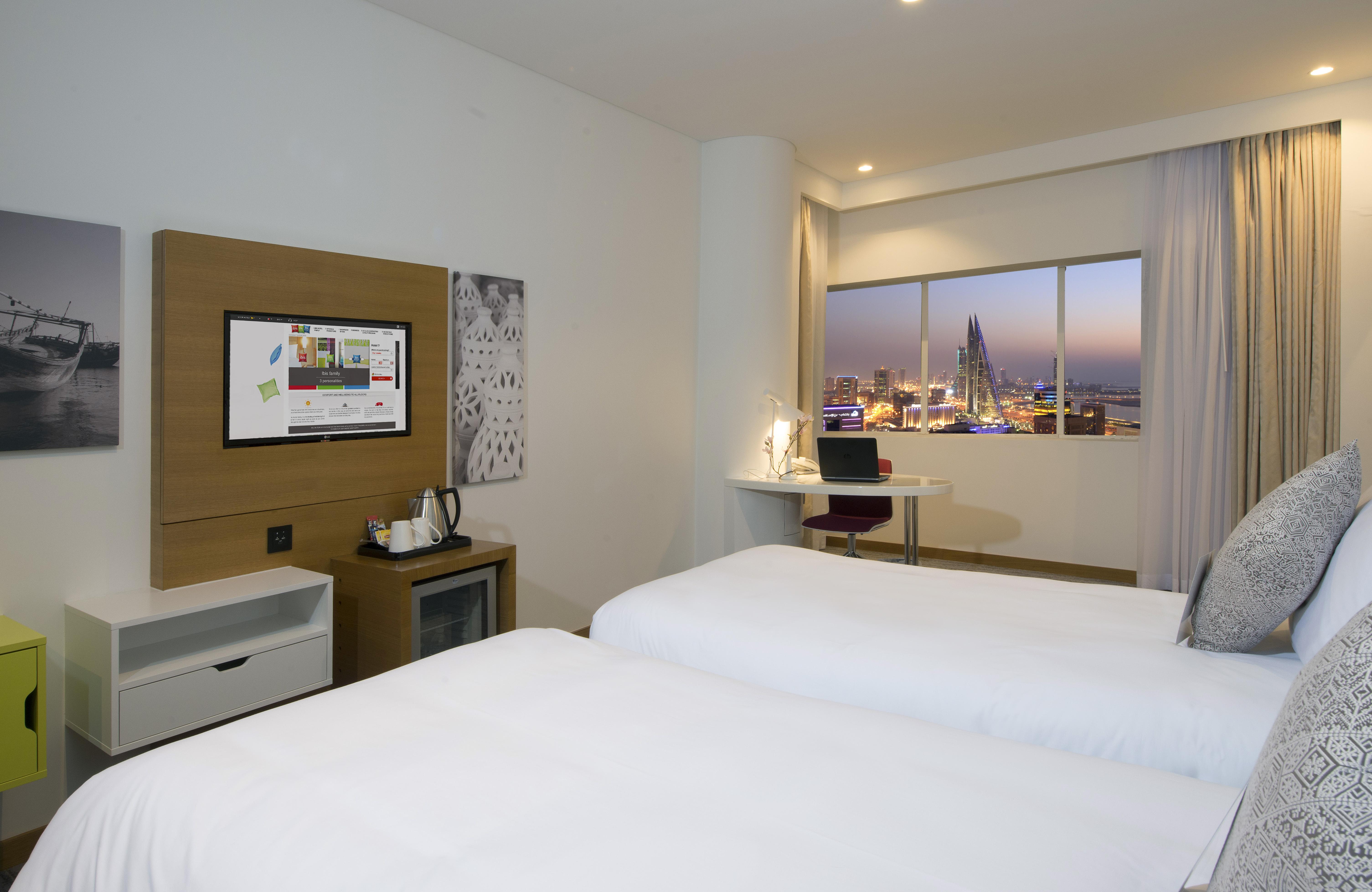 Hotel Ibis Styles Manama Diplomatic Area Extérieur photo