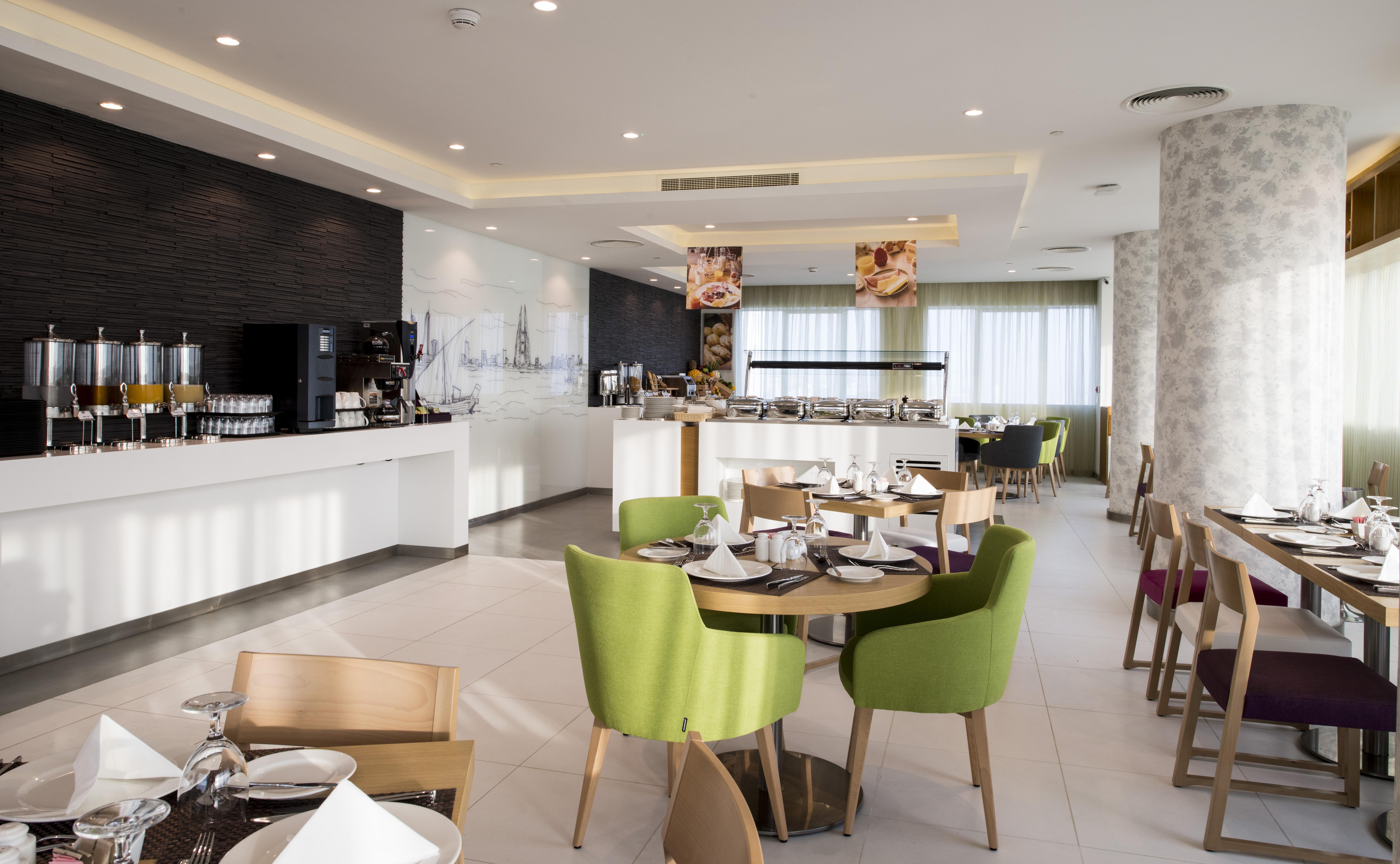 Hotel Ibis Styles Manama Diplomatic Area Extérieur photo