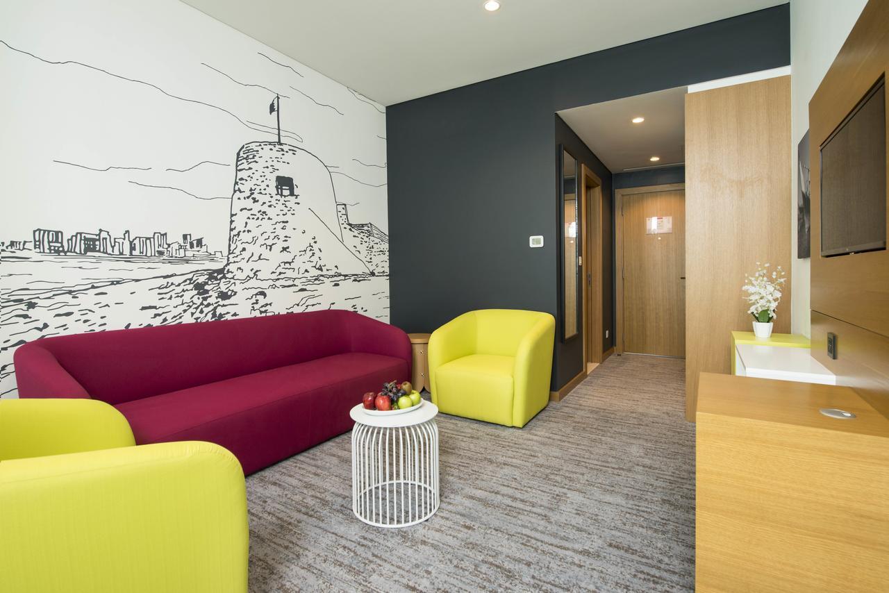 Hotel Ibis Styles Manama Diplomatic Area Extérieur photo
